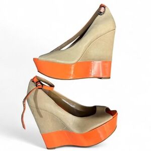 Y2K 2000s Jessica Simpson Orange and beige platform wedge heels with peep toe